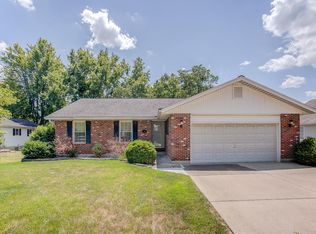 945 N Rapp Ave, Columbia, IL 62236