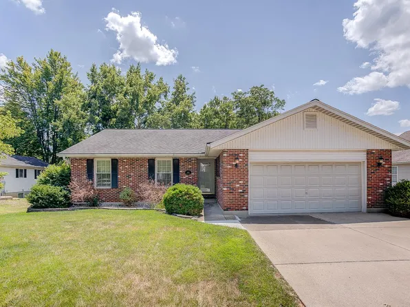 945 N Rapp Ave, Columbia, IL 62236