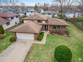 3835 N Galena Ct, Arlington Heights, IL 60004