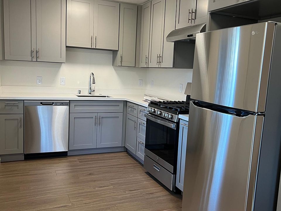 1st image of 205 Market Pl #1A