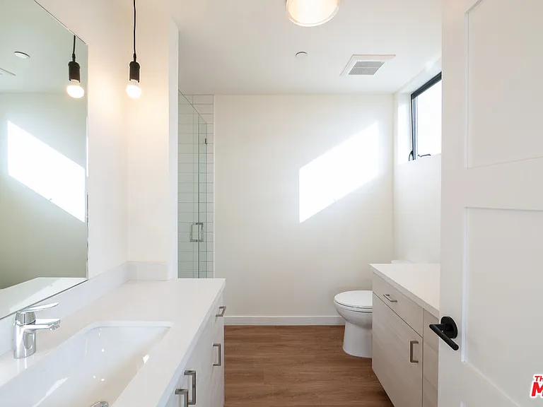 747 Lillian Way #8 — Photo 25