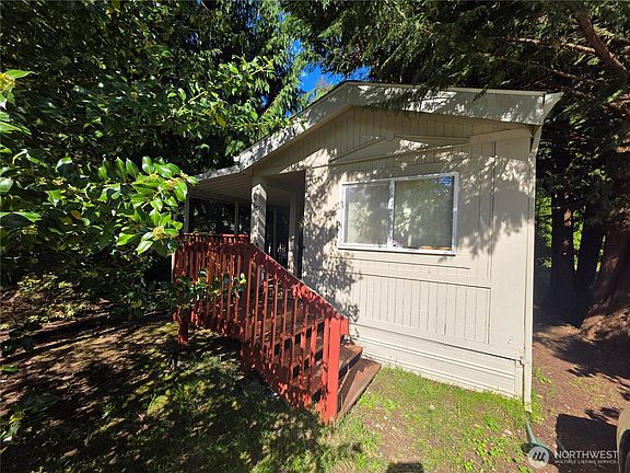 2nd image of 1160 E Lakeshore Drive W