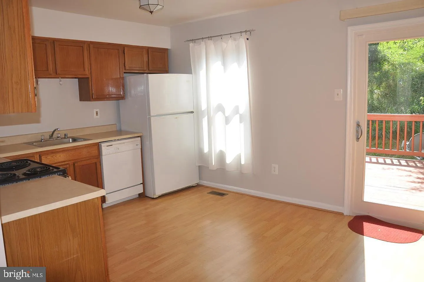 3 bed, 2.5 bath, 1312 sqft, $2,600 — Photo 3
