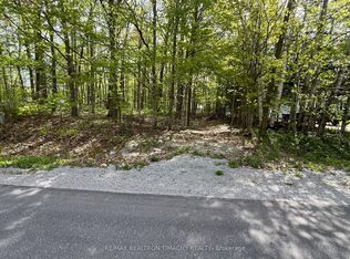 40 Wakunda Cres, Tiny, ON L9M 0B2