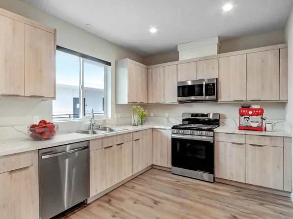 5501 Laurel Canyon Blvd