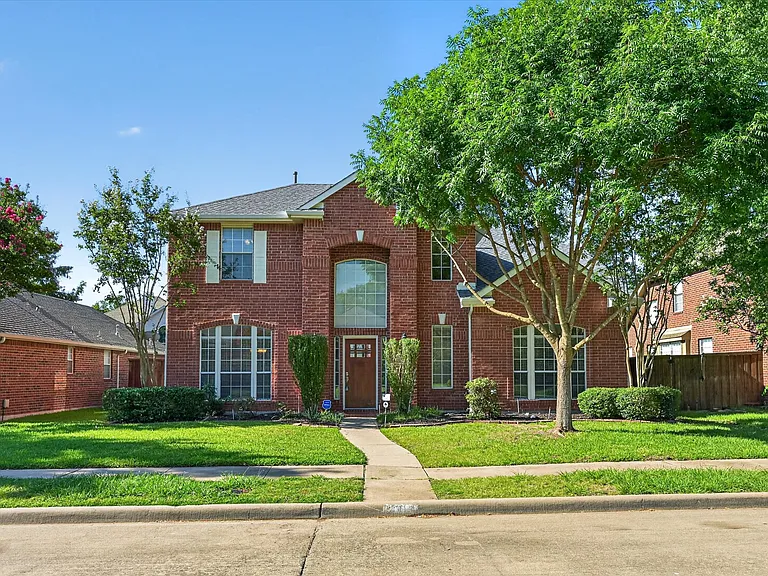 11613 Alexandria Dr — Photo 6