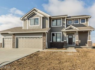 890 Sandstone Pte, Waukee, IA 50263