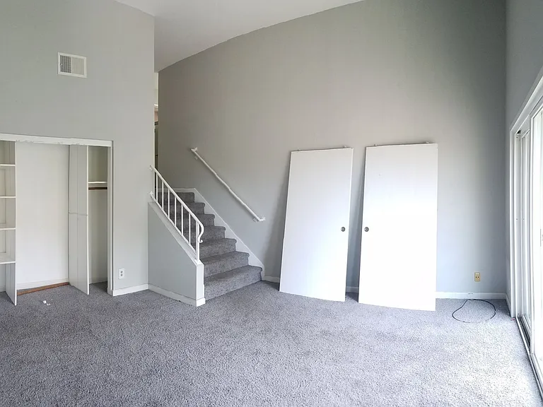 1018 Grape St — Photo 19