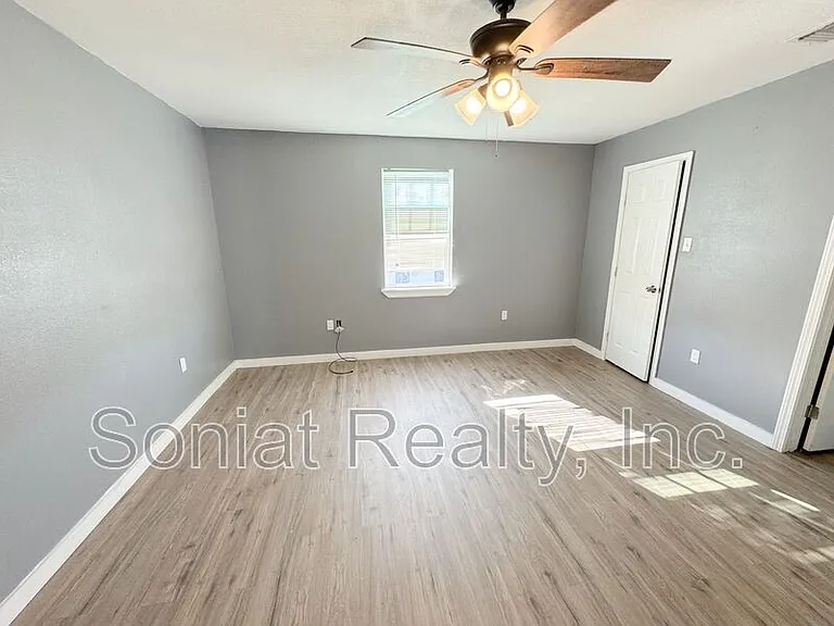 7760A N Coronet Ct — Photo 9