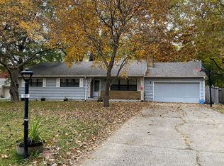 9516 Canterbury St, Overland Park, KS 66206