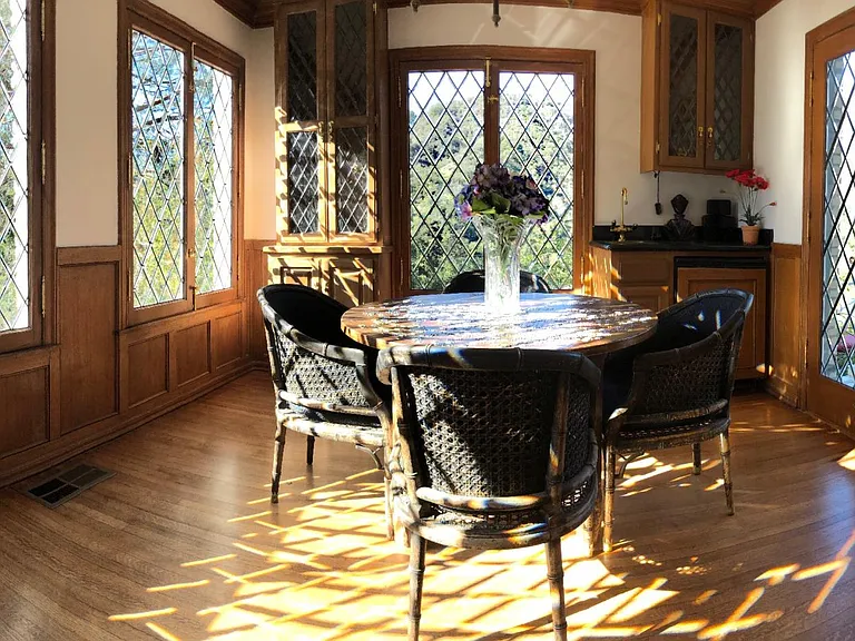 2400 Benedict Canyon Dr — Photo 19