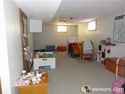 Open room in basement (L-shaped)