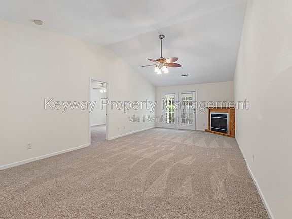 4th image of 2242 Bridgeton Rd