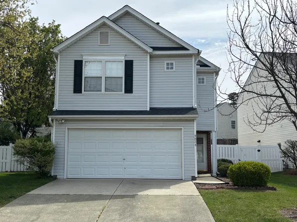 9821 Treymore Dr, Raleigh, NC 27617