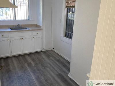 515 E 61st St, Los Angeles, CA, 90003