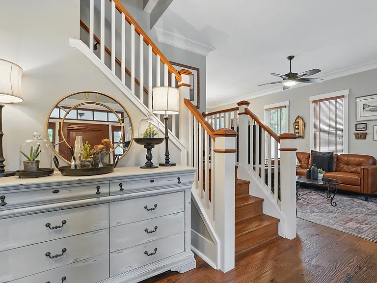 221 E Park Ave — Photo 8