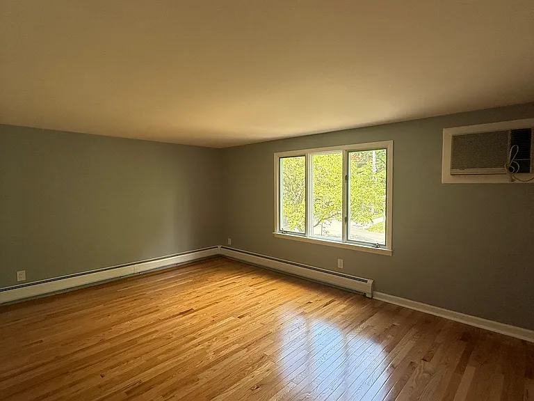 560 Cortland St #2 — Photo 9