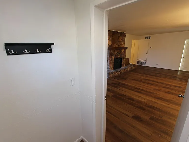 1612 N San Francisco St — Photo 5