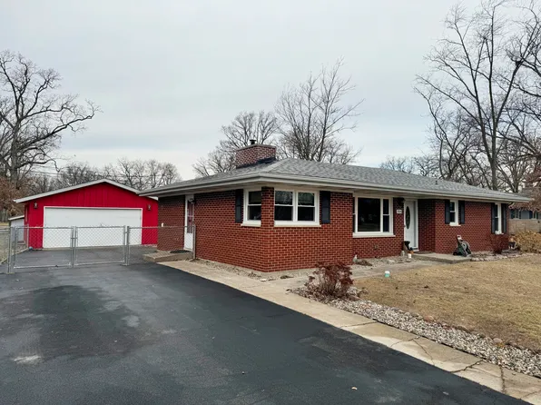 504 Almond St NW, Demotte, IN 46310