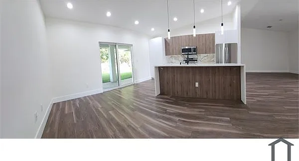 6501 Las Palmas Way — Photo 14