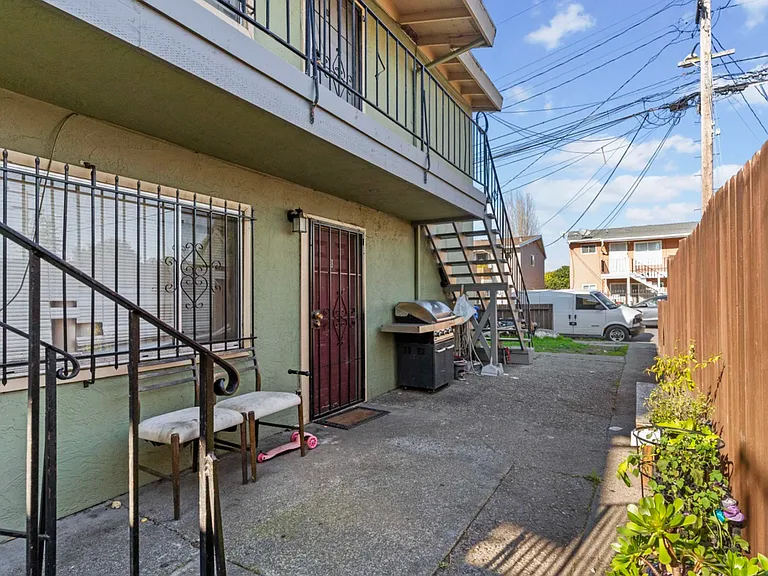 128 Catron Dr #C — Photo 17