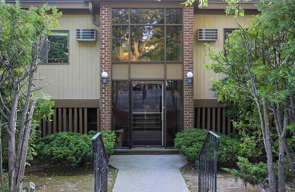 1st image of 15 Eaglehead Ter APT 2
