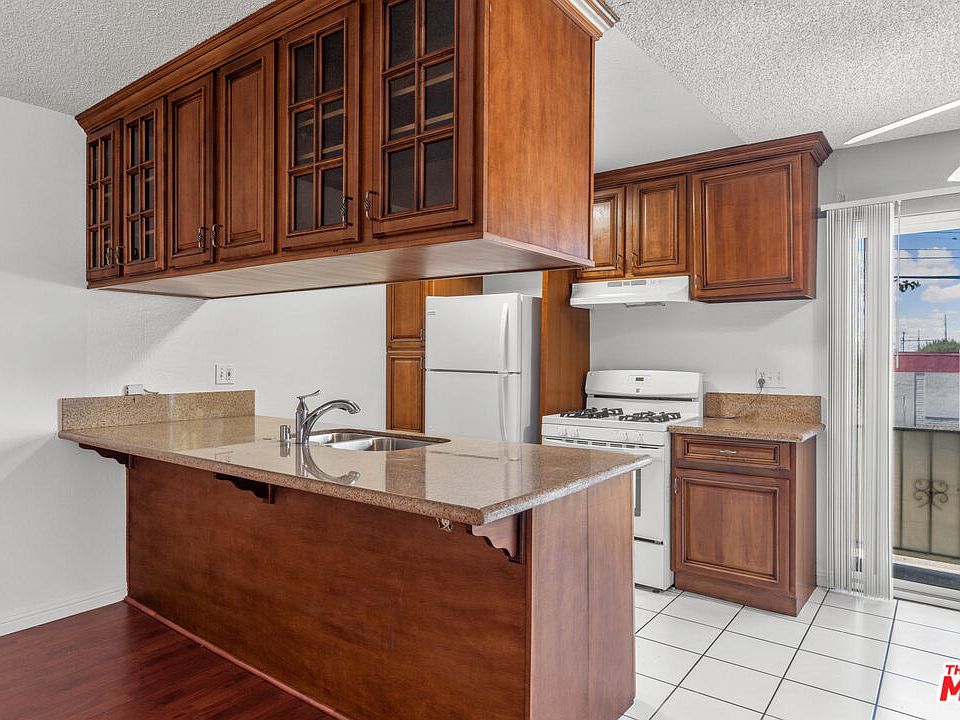 1st image of 1826 S Bundy Dr APT 1