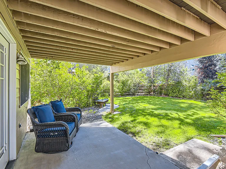 6694 Dutch Creek St — Photo 31