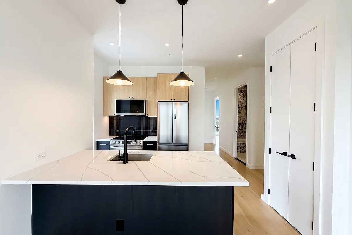 11-14 35th Avenue — Photo 3