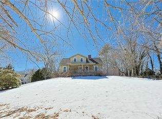 29 N Lake Dr, Barrington, RI 02806