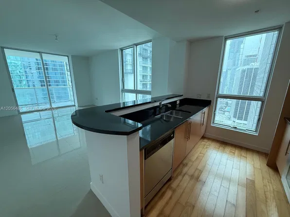 300 S Biscayne Blvd #T-3301, Miami, FL 33131