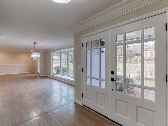 5th image of 117 Carnavon Pkwy