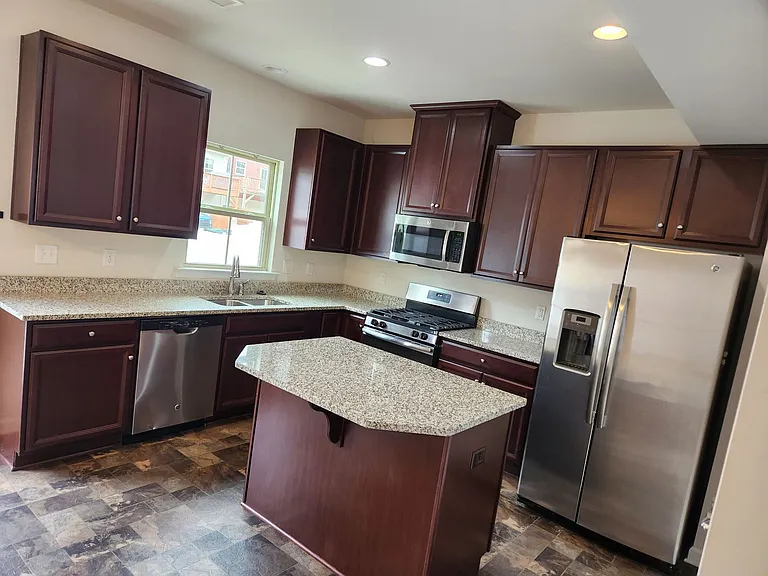 16636 Thornapple Run — Photo 3