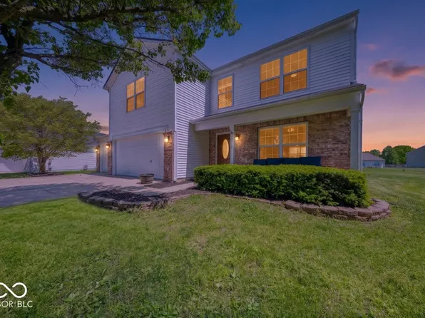 2705 Camelot Way, Greenwood, IN 46143