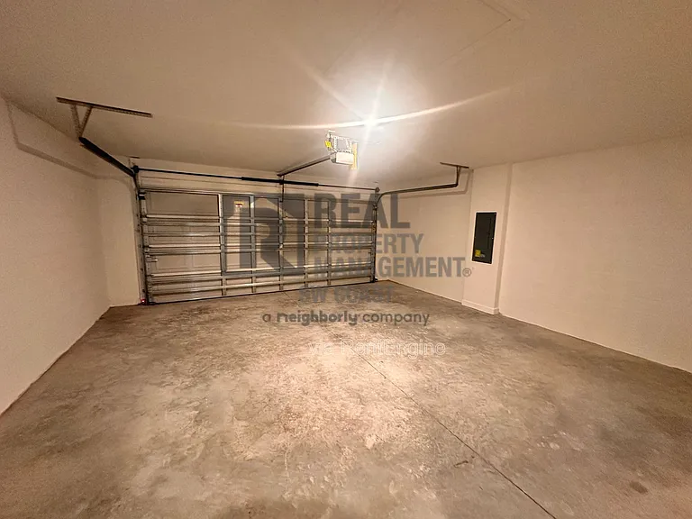 20501 Hazelnut Ct S — Photo 13