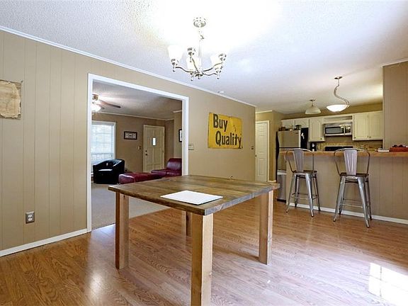 5th image of 22 Heather Cir