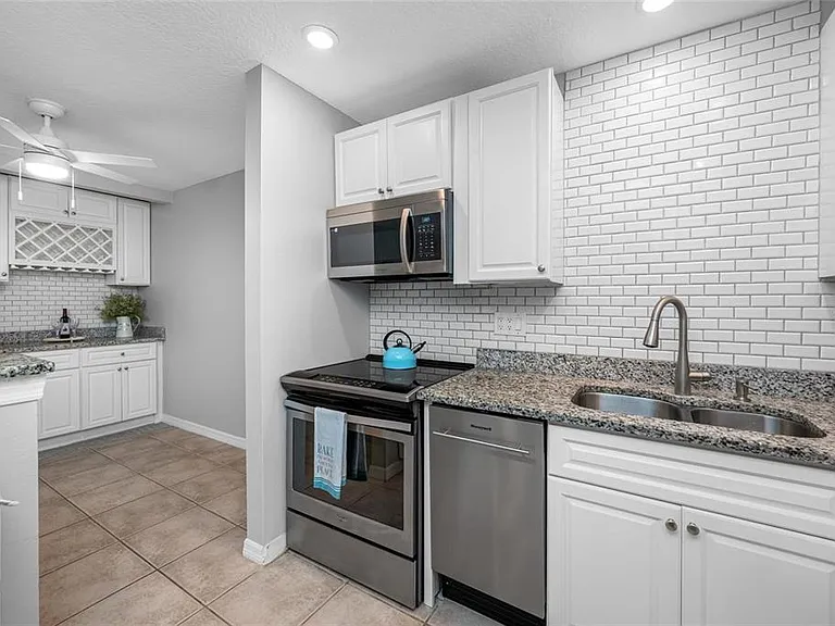 3295 Fox Chase Cir N #105 — Photo 3