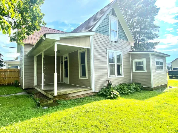 389 Beech St, Middleport, OH 45760