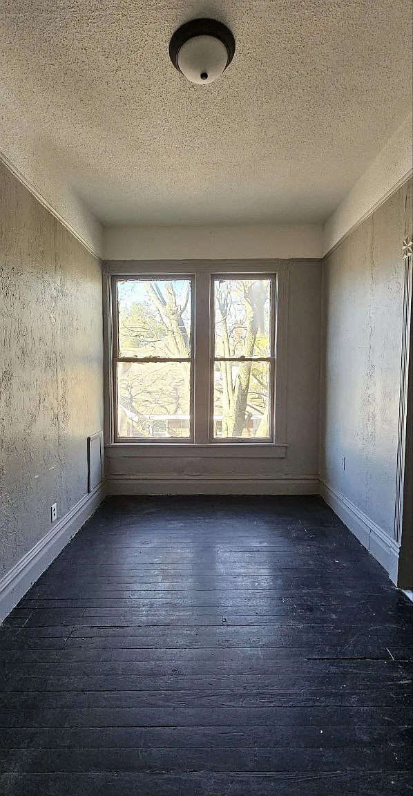 1 bed, 920 sqft, $750 — Photo 3