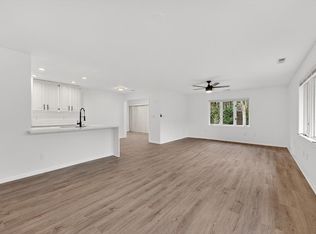 7419 Mequon Square DRIVE, Mequon, WI