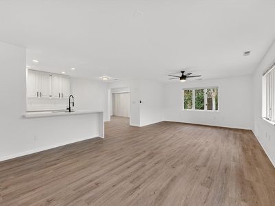 7419 Mequon Square DRIVE, Mequon, WI, 53092