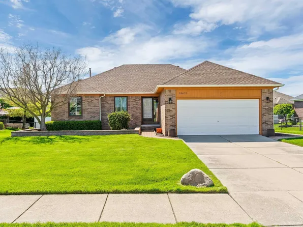 53625 Hubs Ln, Chesterfield, MI 48051