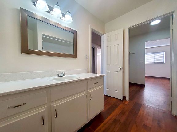 5th image of 1106 E Washington Ave APT C