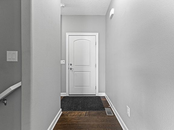 3rd image of 3819 Greenwood Ln