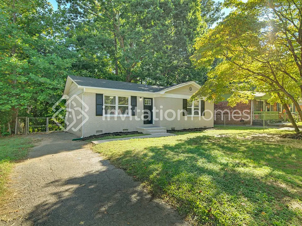 3006 Cedarhurst Dr