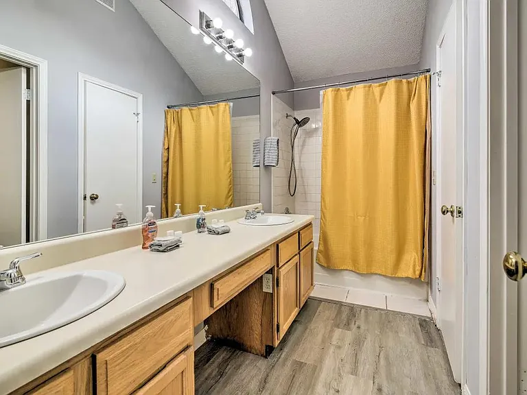 906 Elmwood Trl — Photo 16