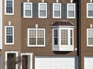 25962 Priesters Pond Dr, Chantilly, VA 20152