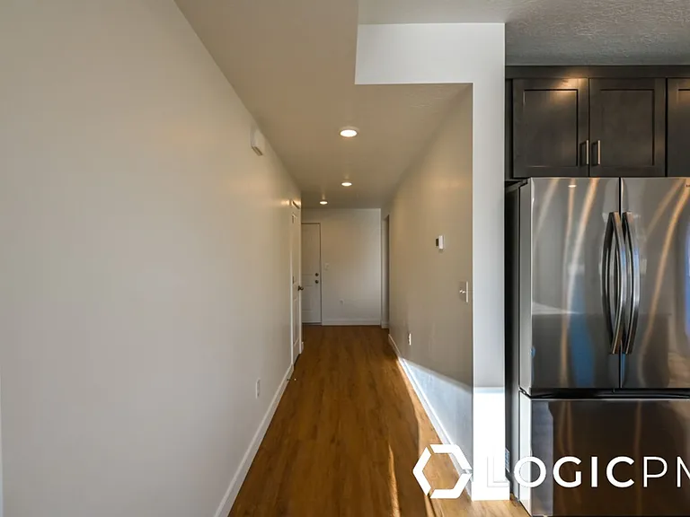 754 W Blue Magic Ln #201 — Photo 16