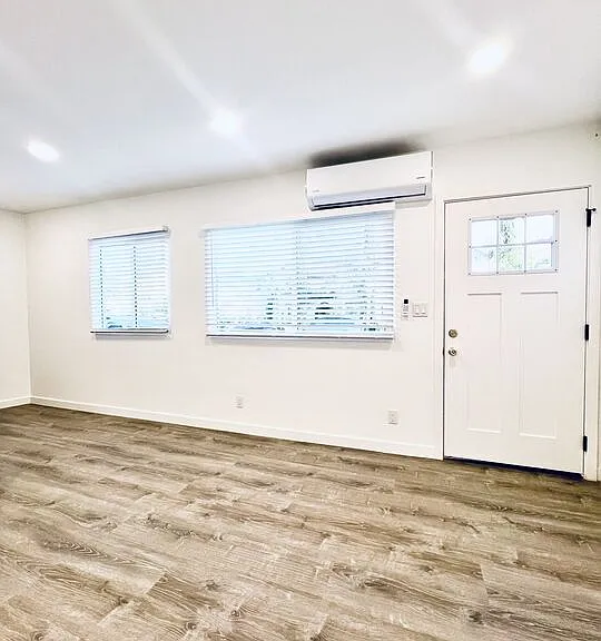 421 E Chevy Chase Dr #1 — Photo 5