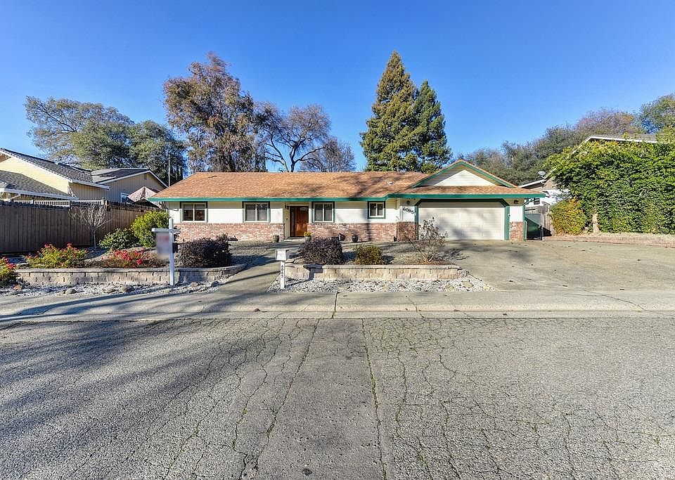 1st image of 6085 Garden Towne Way
